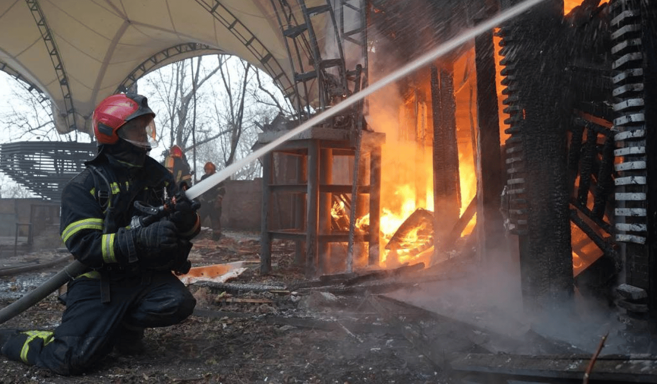 Подробиці пожежі в одеській Аркадії — загинув чоловік - фото 1