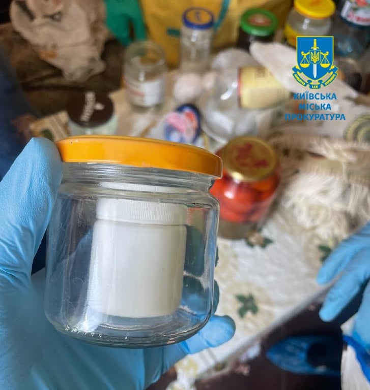 У Києві затримали чоловіка, який майже рік труїв свою цивільну дружину - фото 2