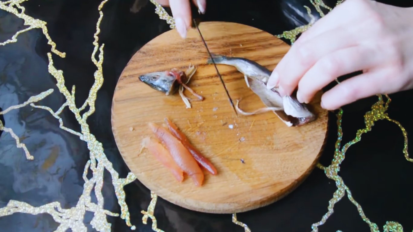 рецепт слабосолоної салаки