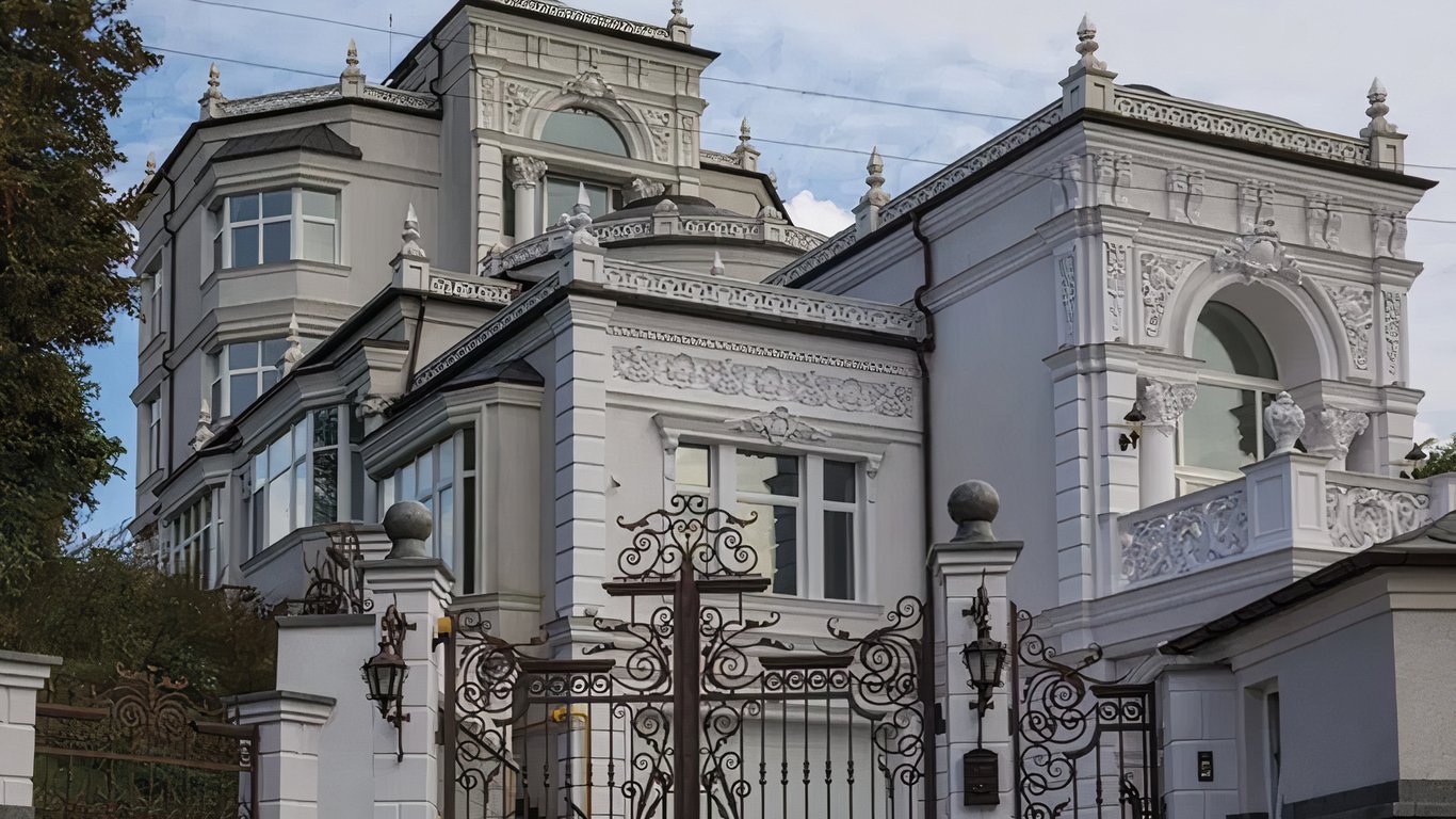 У Києві продають будинок біля Києво-Печерської Лаври за 9 млн доларів