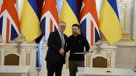 Ukraine signs 100-year partnership agreement with Britain - 290x160