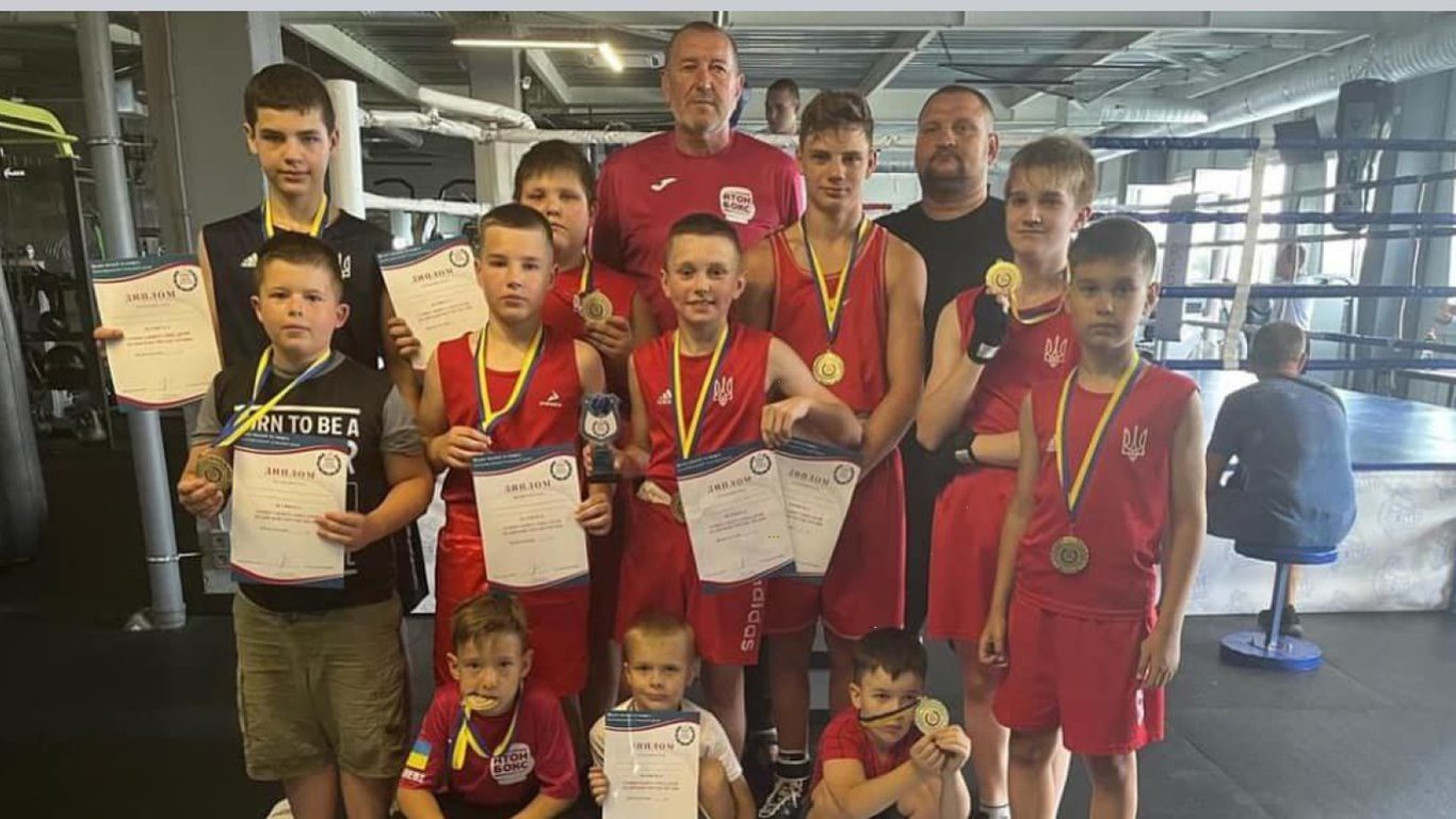 Боксери із Луганської області встановили історичне досягнення на відомому турнірі