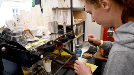 Мінімалка в Чехії — яку суму гарантують працівникам у 2026 році - 285x160