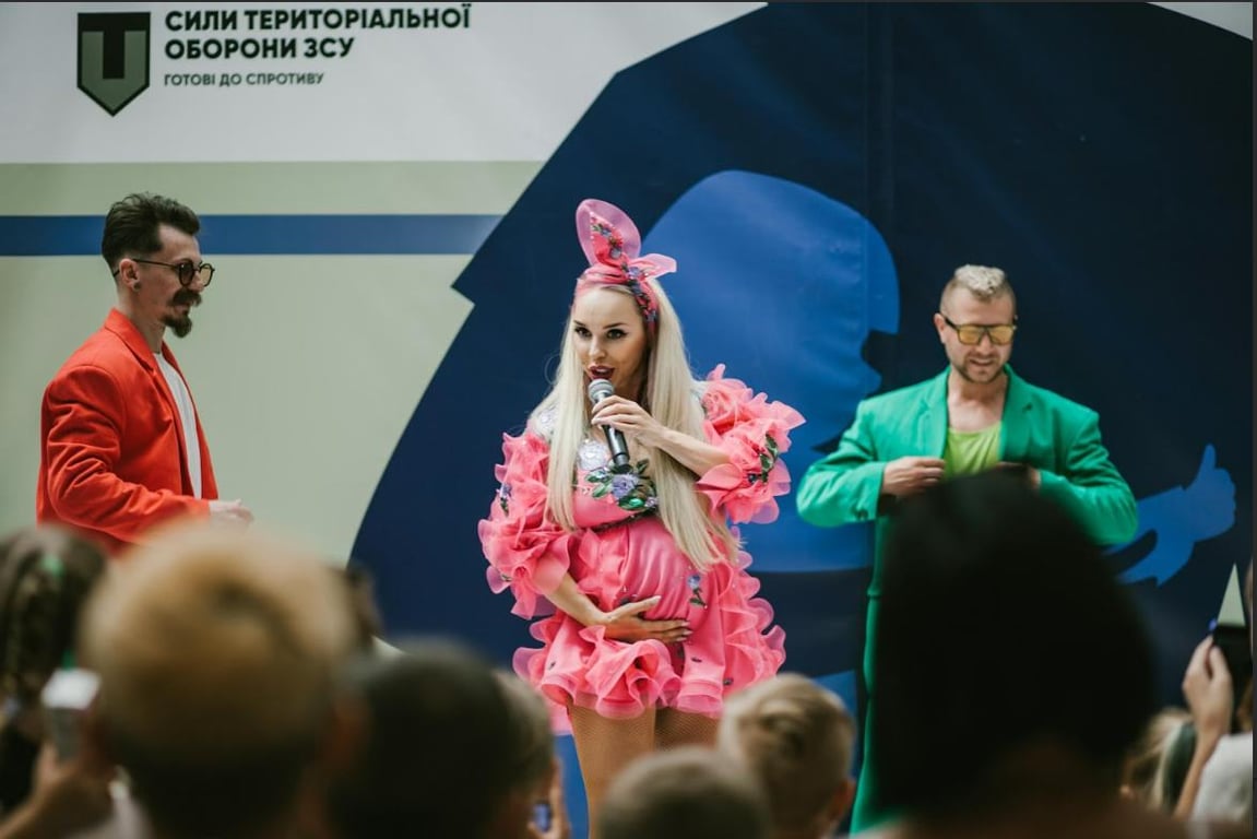 Співачка СолоХа на останньому місяці вагітності станцювала на Чорноморських Іграх - фото 3