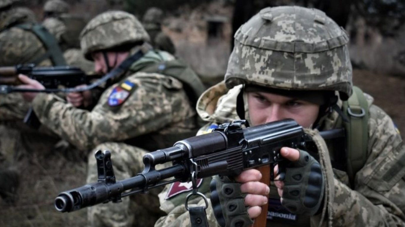 Украинские десантники уничтожили подразделение российских оккупантов, одетых в форму ВСУ: видео 18+