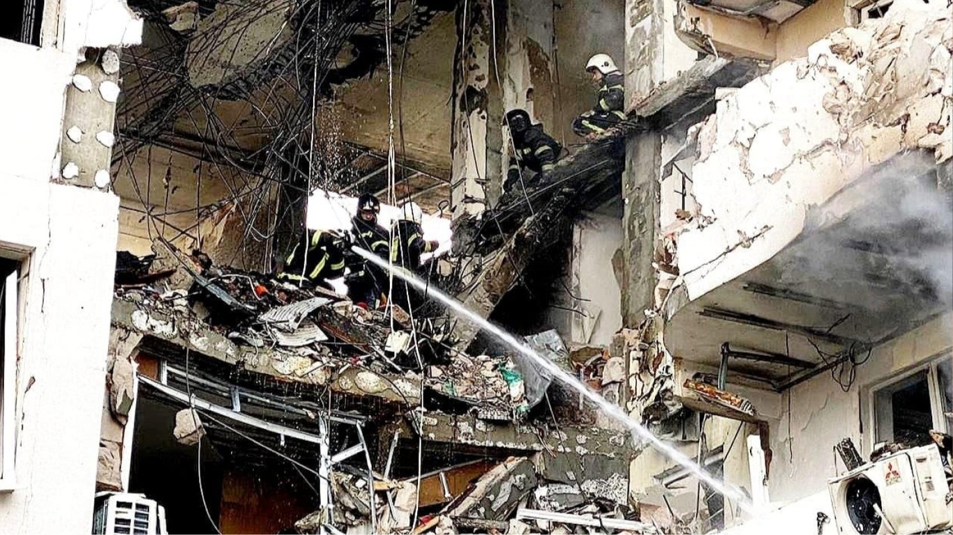 Трагическая дата для Одессы: годовщина попадания в ЖК "Тирас"