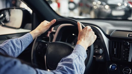 Чутно тріск після вимкнення двигуна авто: коли це проблема - 285x160