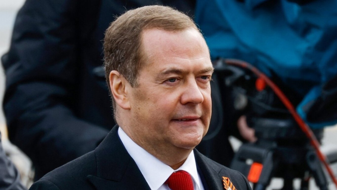Шантаж накануне Рамштайна — Медведев снова пригрозил ядерным оружием