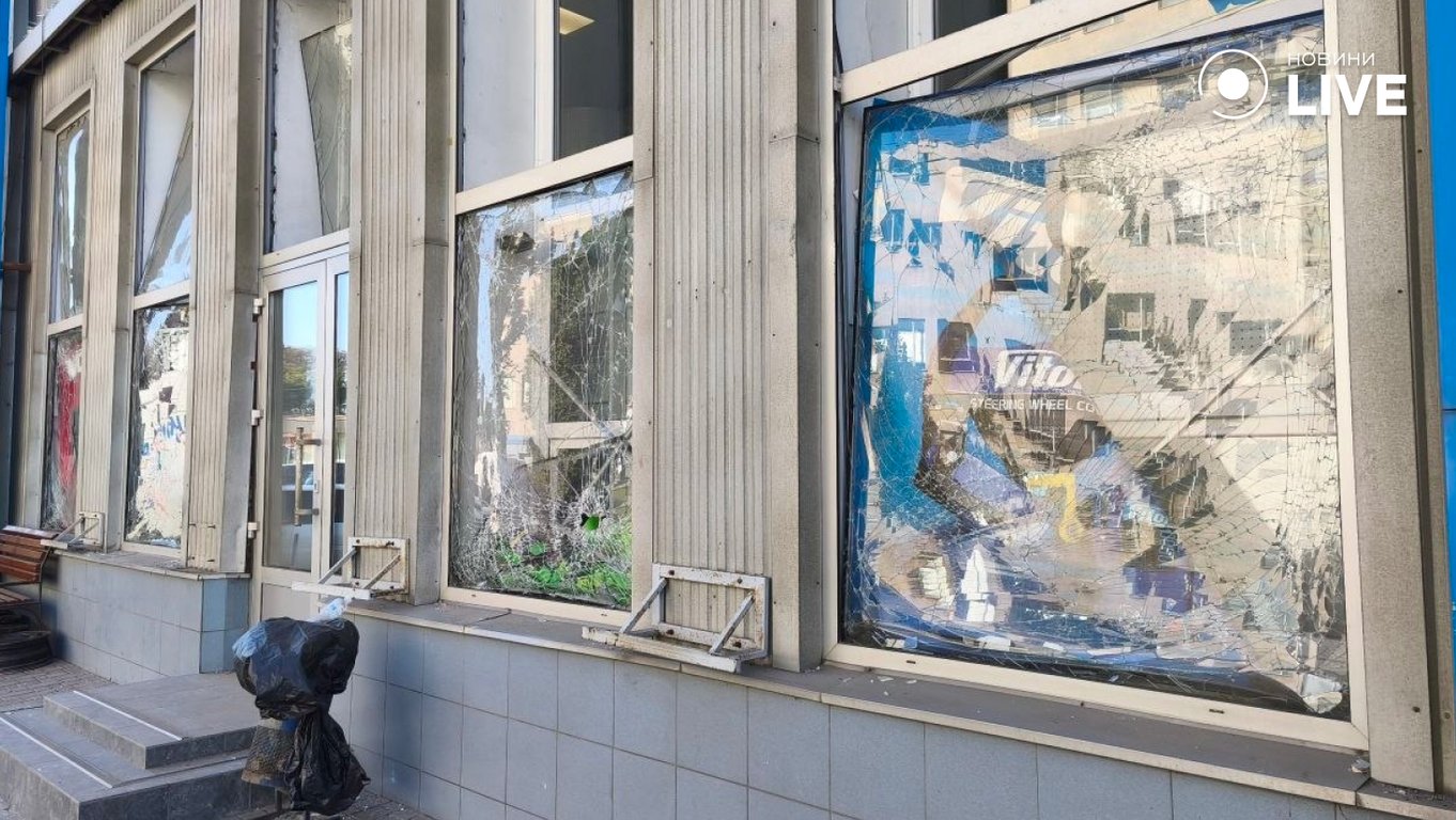 Удар по бізнес-центру в Одесі