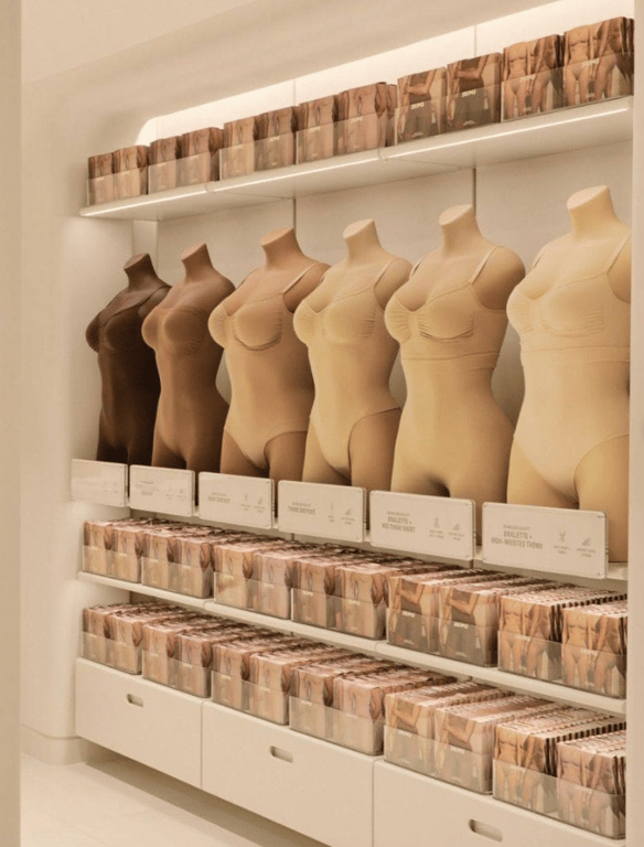 Роскошный магазин белья Кардашьян — впечатляющий интерьер (фото) - фото 3