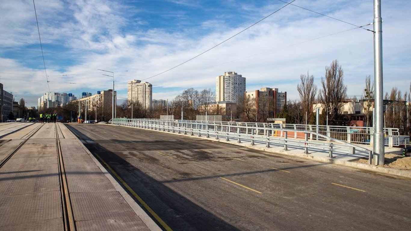Будівельна компанія завищила ціну ремонту Дегтярівського мосту в Києві у два рази — розслідування