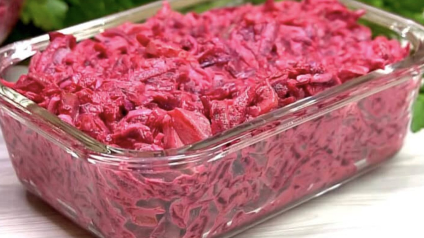 смачний салат з буряком та огірками