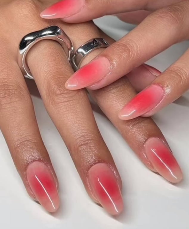 Нігті з рожевою ноткою отримали нове бачення