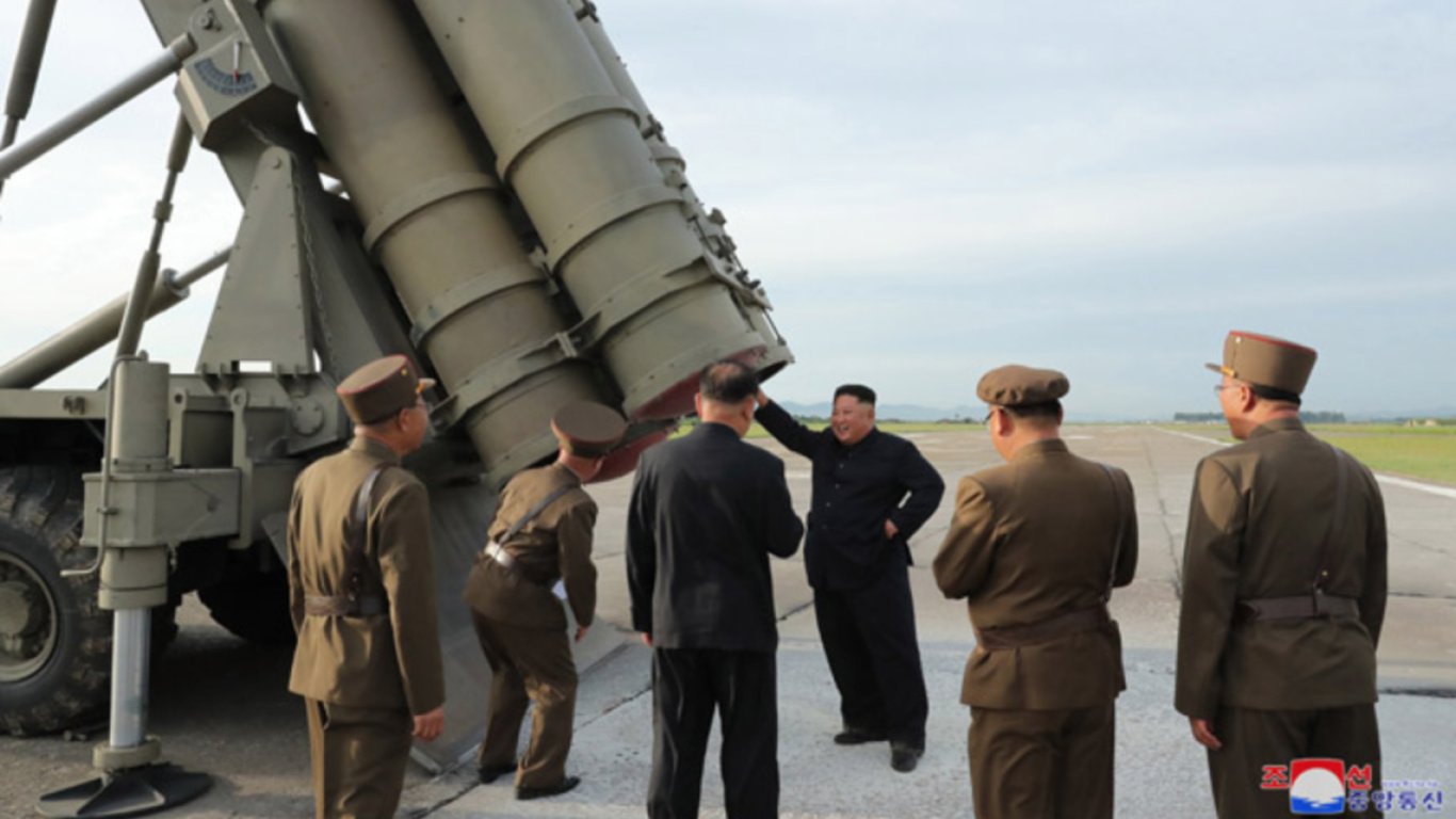 ​​​​​​​КНДР знову запустила балістичні ракети у бік Японії: деталі