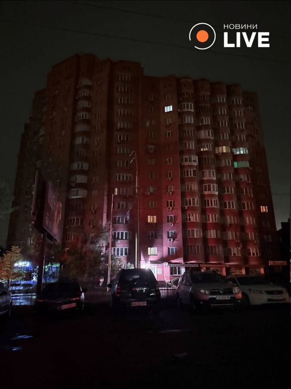 Атака РФ по енергетиці — який вигляд мав Київ без світла - фото 3
