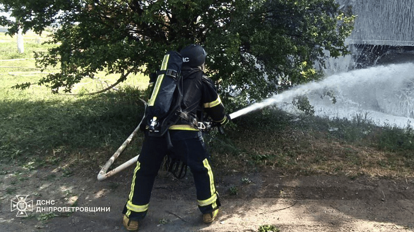 На Днепропетровщине ранили спасателя