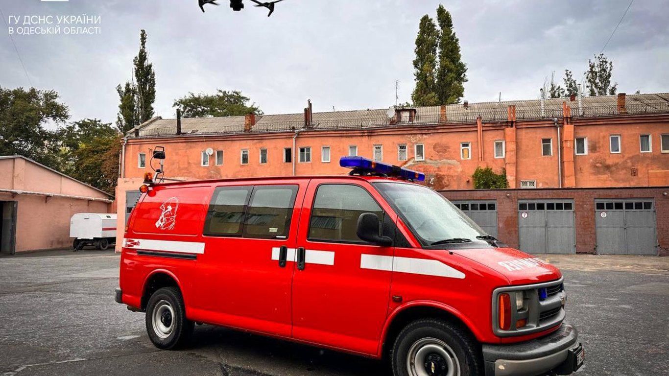 Одесские спасатели получили пожарный автомобиль