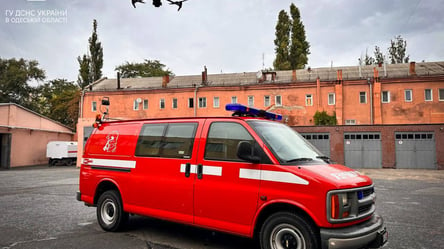 Одесские спасатели получили пожарный автомобиль от партнеров - 285x160