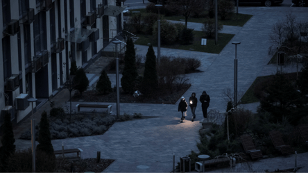 Світла не буде у декількох черг — графік відключення на завтра - 285x160