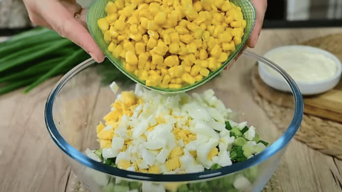 рецепт салата на літо з кукурудзою