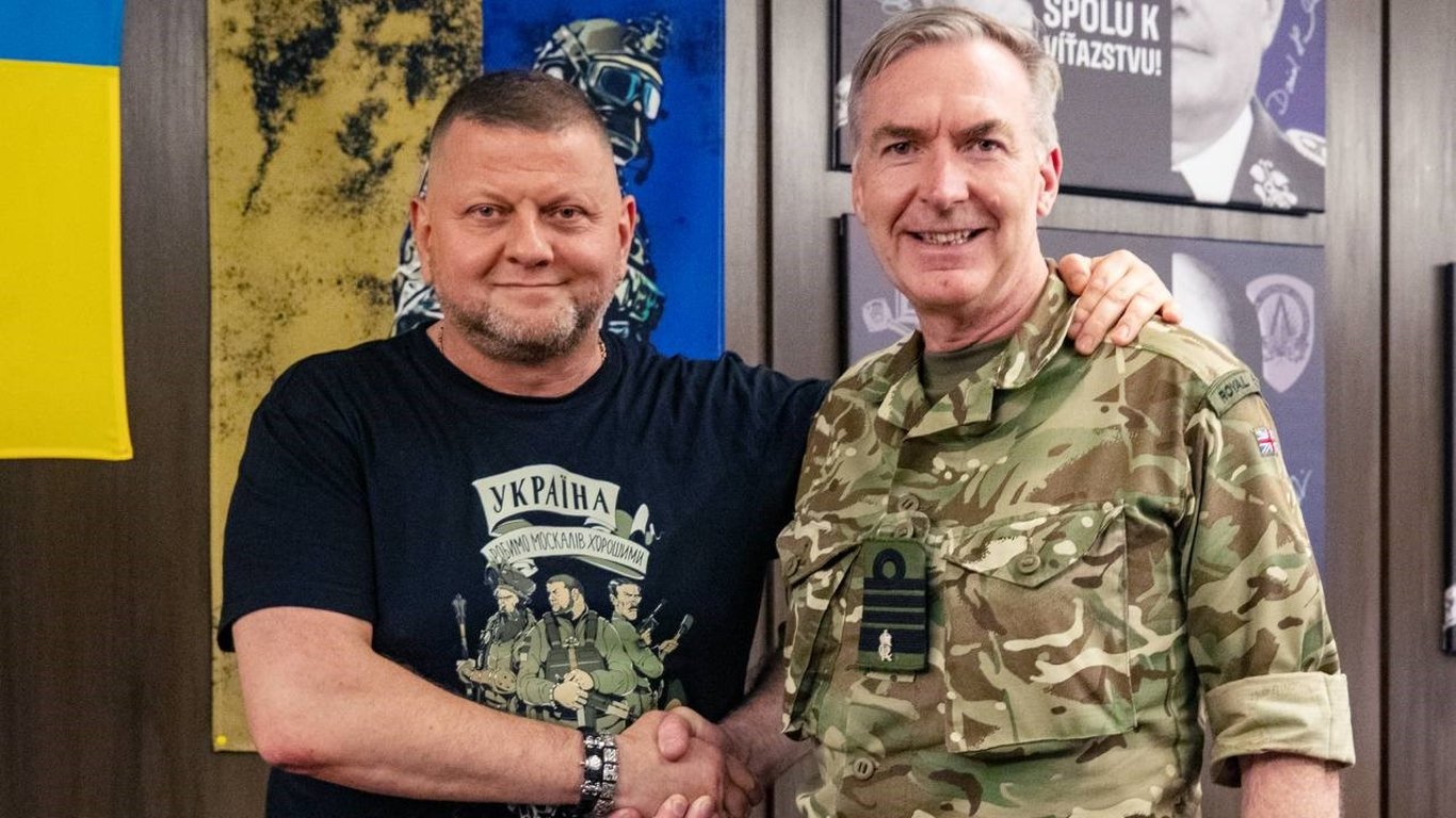 Залужний обговорив з британським воєначальником посилення української армії