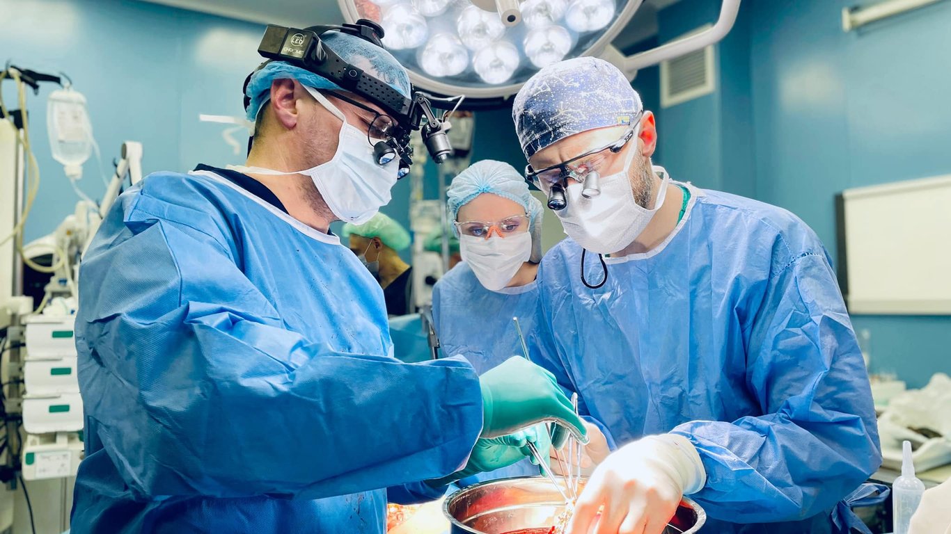 Во Львове впервые в Украине провели сплит-трансплантацию печени