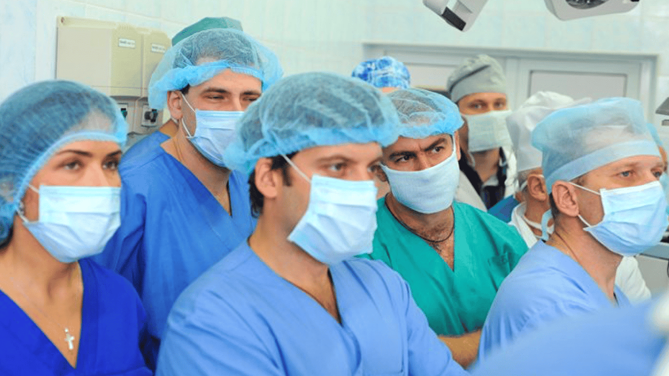 Київ виділить 500 млн на медицину — Онкоцентр отримає "кіберніж"