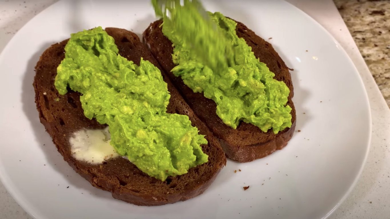 чт приготовить на завтрак из авокадо 