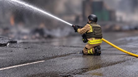 РФ обстріляла три підприємства на Дніпропетровщині: є поранені - 304x171