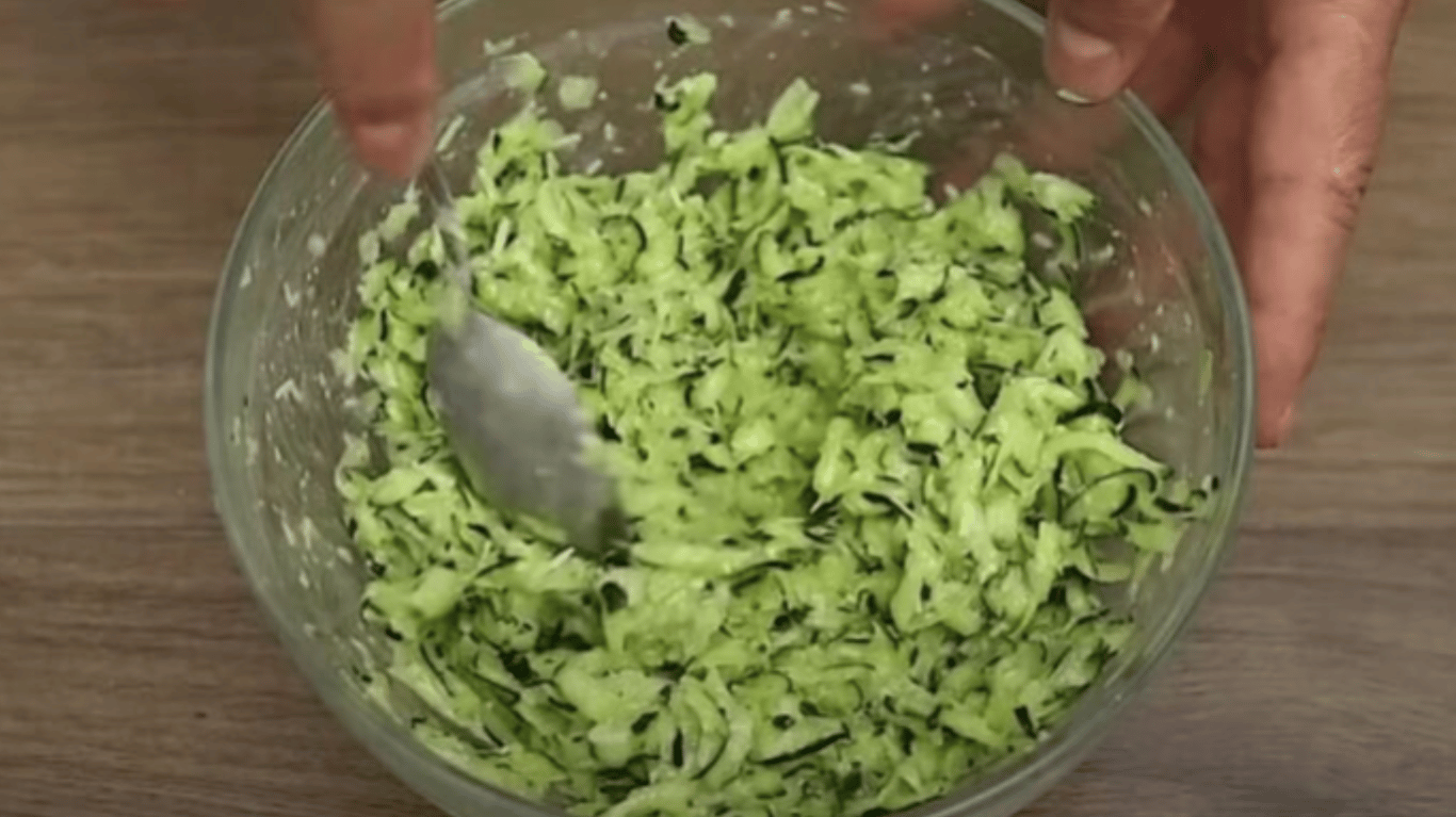 кабачкові оладки з сиром