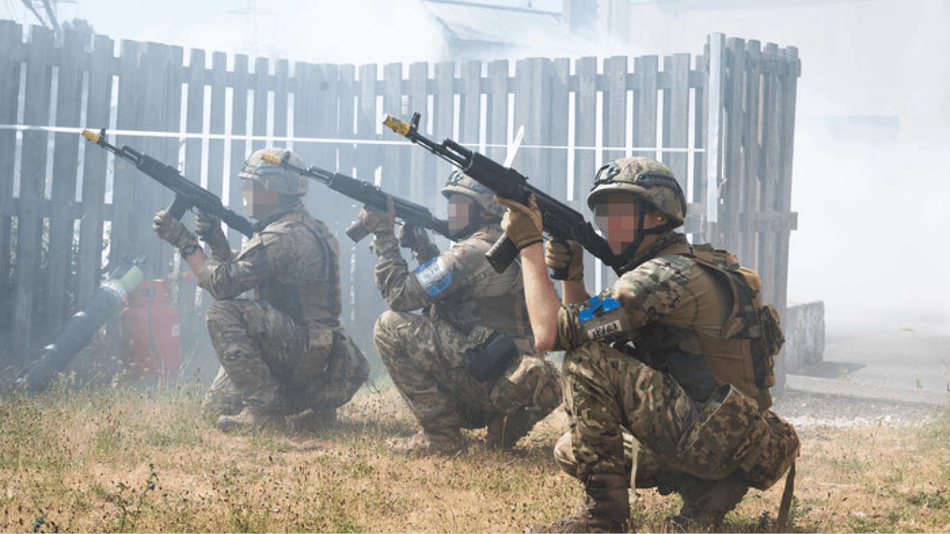 Російські розвідники спостерігали за навчаннями військових з України у Британії, — ЗМІ