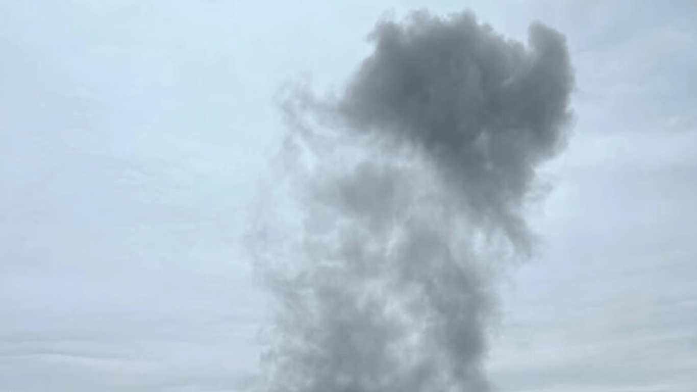 На Харківщині пролунали гучні вибухи — окупанти обстрілюють балістикою