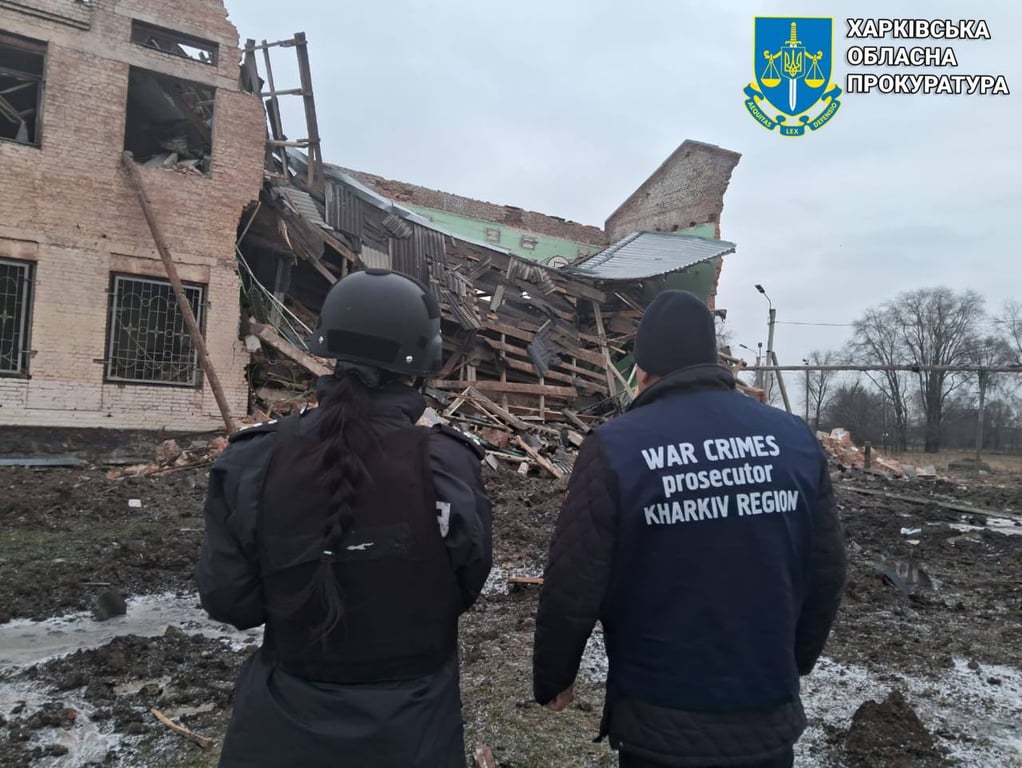 Зруйнована будівля школи