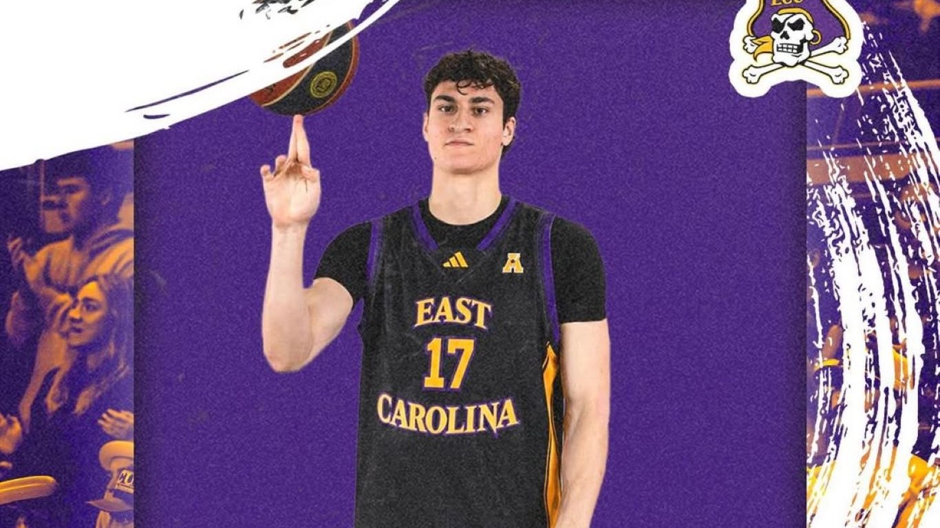 Максим Кличко продолжит карьеру в NCAA