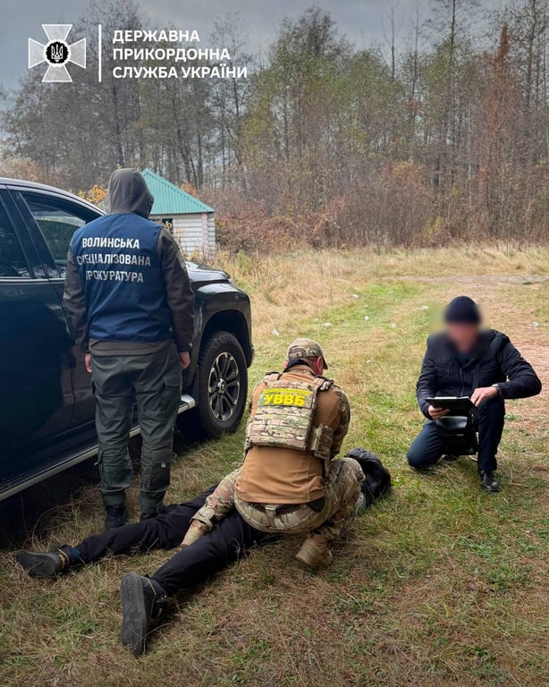 Чоловік на Волині намагався дати хабар прикордоннику, щоб незаконно перетнути кордон.