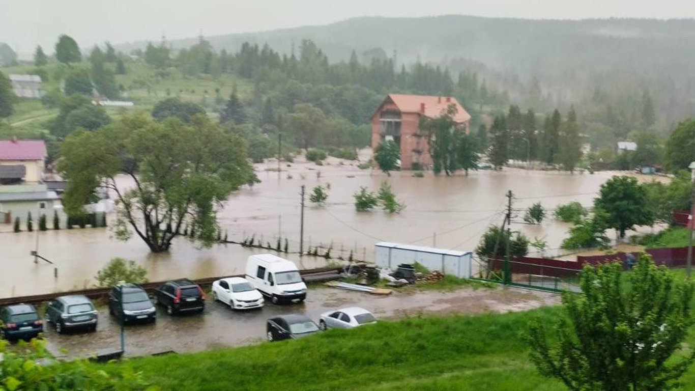 Повінь у Львівській області 10 червня — фото та відео