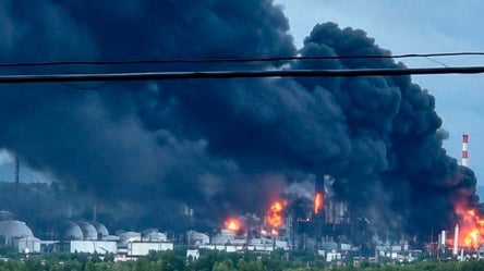 Удар по НПЗ РФ: ВСУ нанесли удар по заводу Лукойл в Кстово - 285x160