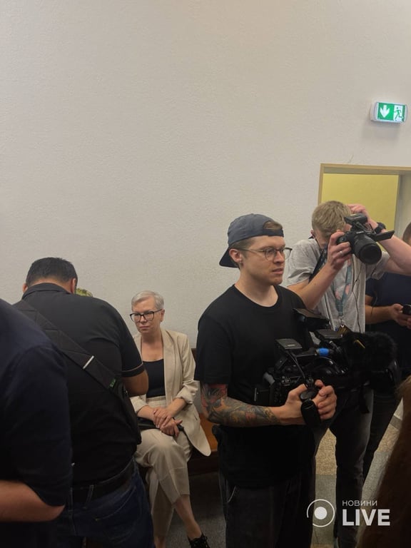 Алла Мазур прийшла на суд Коломойського