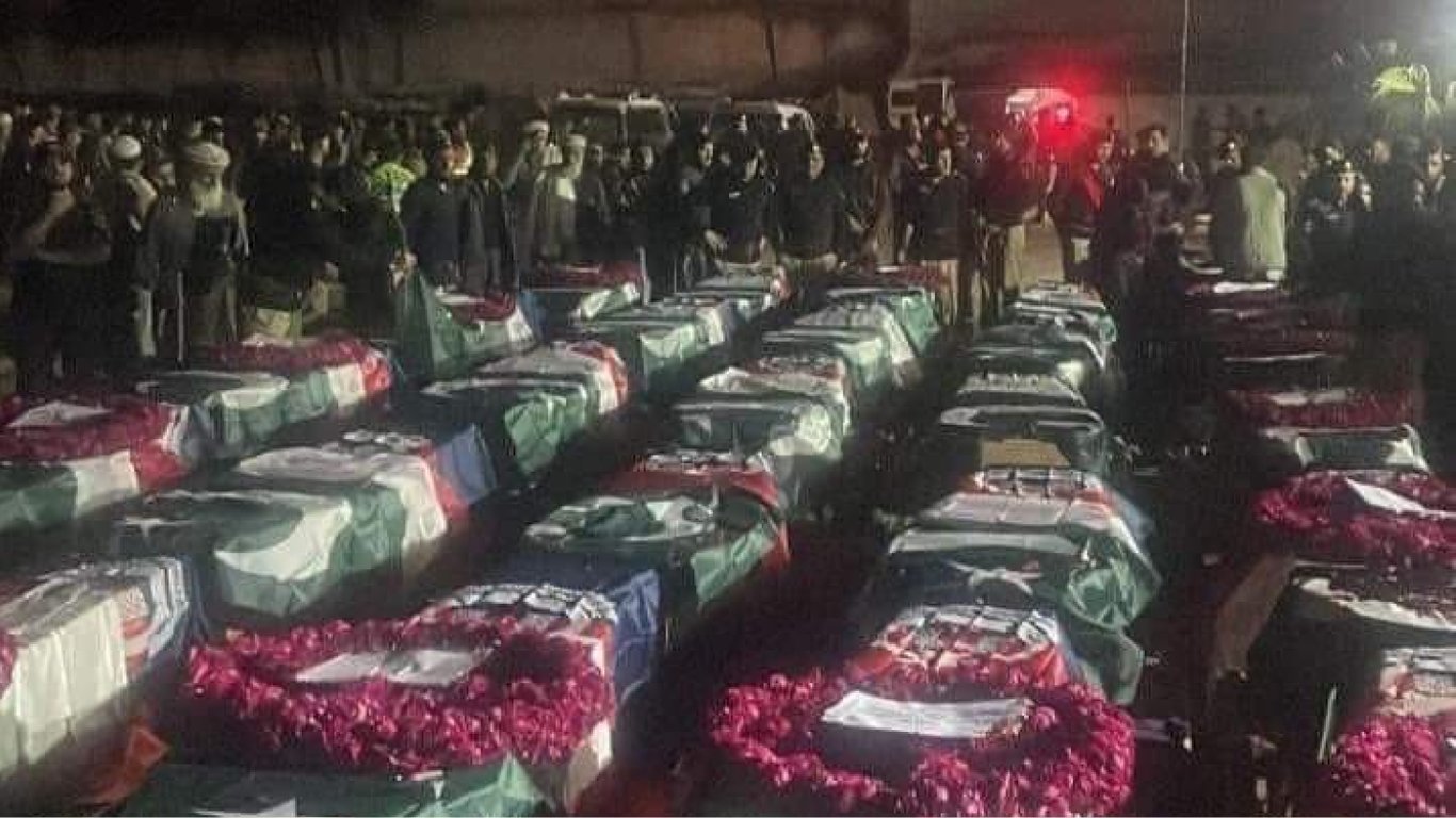 Кількість загиблих у теракті в пакистанській мечеті складає уже 83 особи