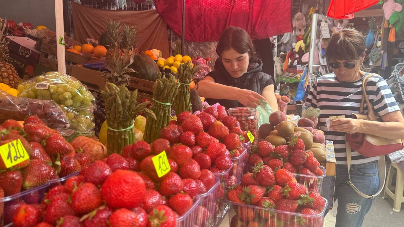 Цены на овощи, фрукты и ягоды во Львове — цены на рынке сегодня