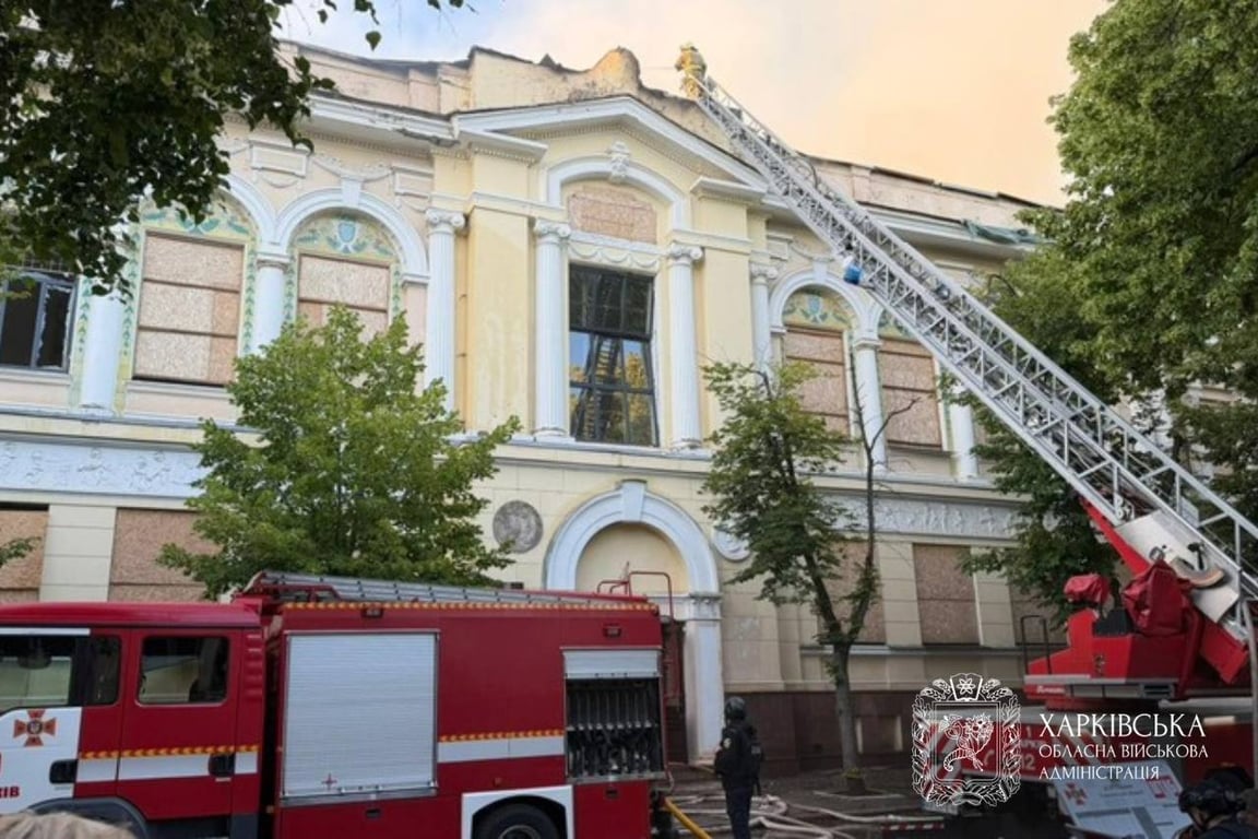 Російський удар по Харківському художньому музею