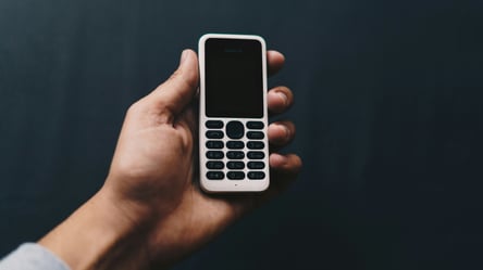 Кнопкові телефони ще живі: 3 моделі, які можна купити у 2026 році - 290x160