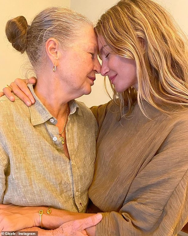 Модель Жизель Бюндхен с матерью. Фото: instagram.com/gisele/