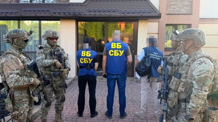 СБУ викрила на хабарях заступника голови Хмельницької ОВА: брав 5% відкатів - 290x166