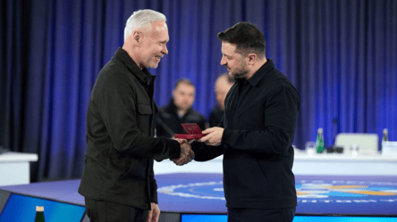 Зеленський вручив Терехову орден "За мужність" ІІ ступеня - 290x160