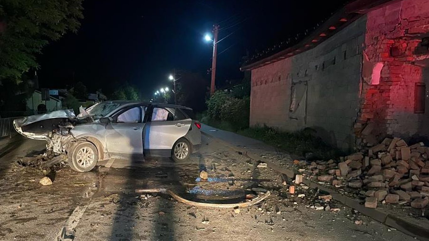 Смертельное ДТП во Львовской области: два человека погибли