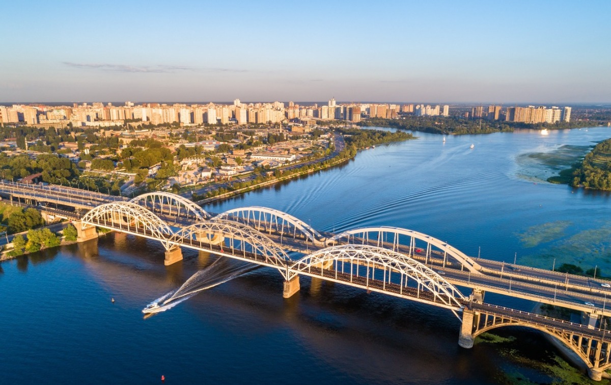 Дарницький міст в Києві