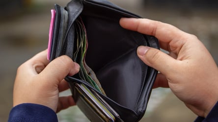 Українцям у Польщі приготуватися: що хочуть змінити для отримувачів пенсій - 290x160
