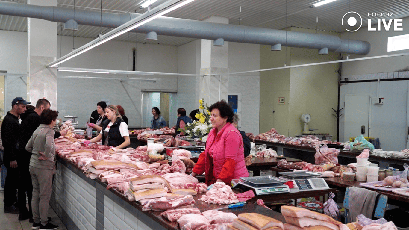 Мясний корпус на базарі