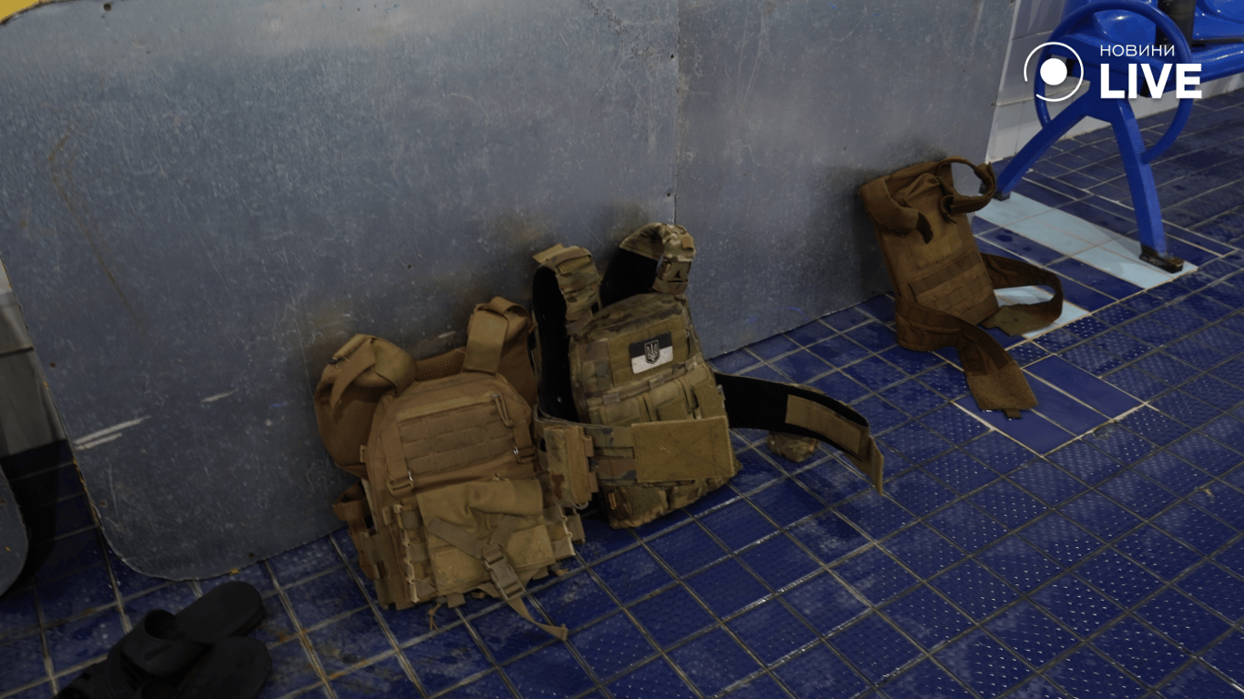 Бронежилети, з якими тренуються курсанти. Фото: Новини.LIVE